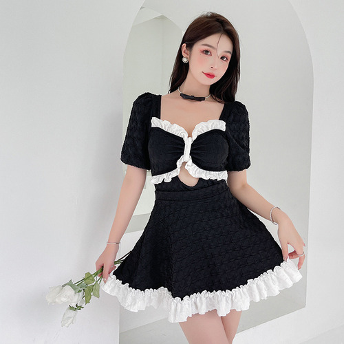 Traje De Baño Delgado De Dos Piezas A La Moda