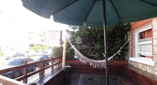 Casa A Pasos De La Rambla Mansa - Apta Para Hostel Y Gastronomía.