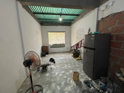 Ji 25-18345. En Venta Terreno De 240m2 Con Bienhechurías, Ubicado En Guatire.