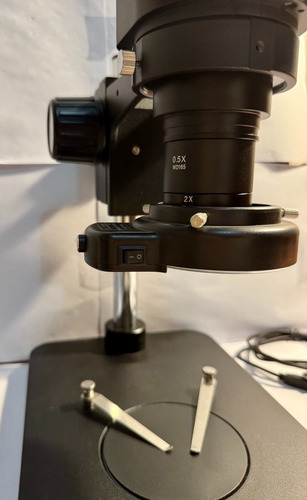 Microscopio Trinocular + Cam 14mp+led Zoom 7-90x Con Lentes Negro