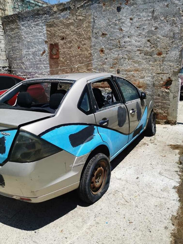 Ford Fiesta Desarmó Por Partes