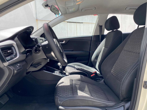 Imagen 10 de 11 de Kia Rio 2018 1.6 Lx Hchback At