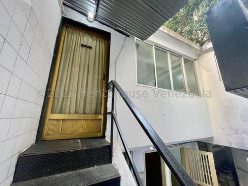 Edificio / Hotel Comercial ( 9 Pisos / A Remodelar ) Venta La Candelaria Mls - 24-12325