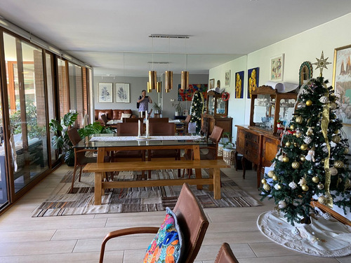 Departamento En Medio De Una Parque Antiguo, Vista Despejada