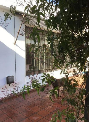 Casa Venta 2 Dormitorios 2 Baños 2 Cocheras, Jardin Terreno 10 X 20 Mts - 200 Mts 2- La Plata