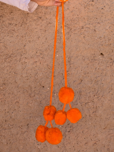Imagen 5 de 6 de Pack X6 Tulmas Norteñas - Hay Colores (pompones O Borlas)