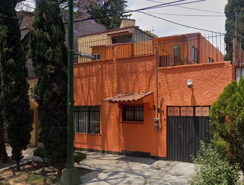 Casa En Coyoacán. Increíble Remate.