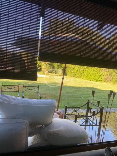 Parcela Venta Con Casa En Linares 240/ 2.520,piscina, Jardín