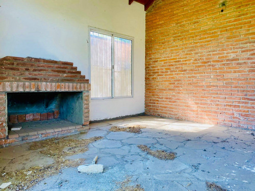 Imagen 4 de 6 de Casa A Refaccionar En Carlos Keen