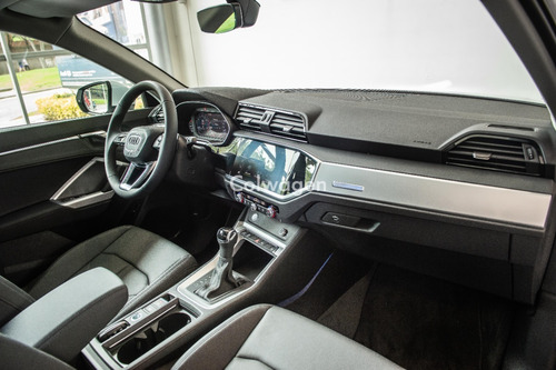 Audi Q3 Black Line