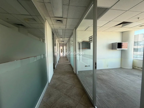Arriendo Oficina 863 M2 Habilitada. Ricardo Lyon