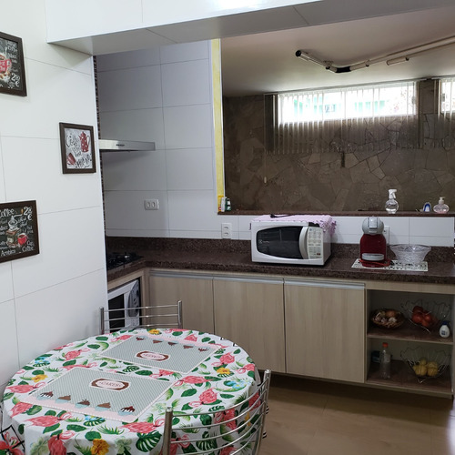 Casa Ampla Com Grande Área No Centro