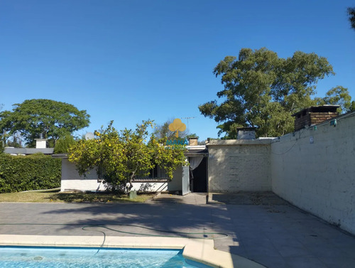 Alquiler Anual, Casa De 3 Dormitorios Con Piscina, Pinares Atlántida