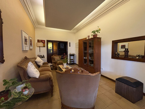Casa 4 Ambientes - Garage Y Parque - Villa Primera