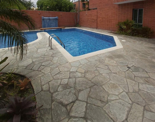 Imagen 11 de 12 de Townhouse En Res. Bonaventure Home Cod. Indith-175