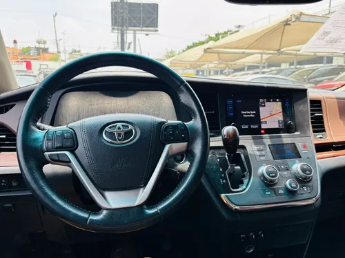 Toyota Sienna 3.5 Limited V6 At