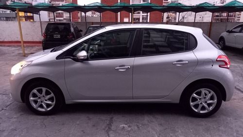 Imagen 13 de 15 de Peugeot 208 2016 1.5 Allure Touchscreen