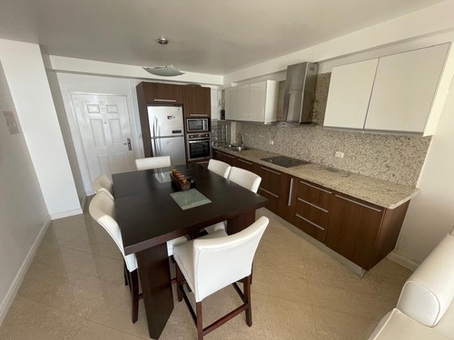 Bluebay , Playa Moreno, Apartamento De Playa .