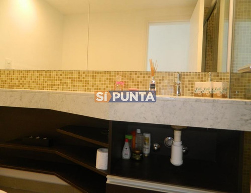 Imagen 14 de 30 de Brava, Edificio Con Servicios