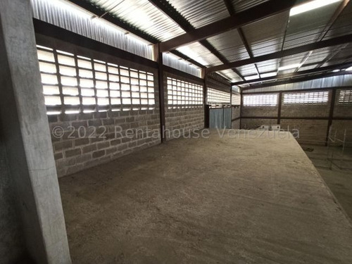 Se Vende Con Financiamiento Galpón Industrial En Venta La Providencia A Pocos Mts De La Av. Intercomunal Turmero 23-13972 Hc
