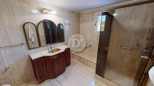 Imagen 28 de 30 de Frente A La Quinta Presidencial, Muy Buen Chalet Sobre Lote De 750 M2.