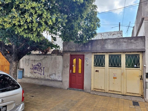 Venta. Casa + Ph. 190 M².  A Reciclar. Catania Y Araujo.