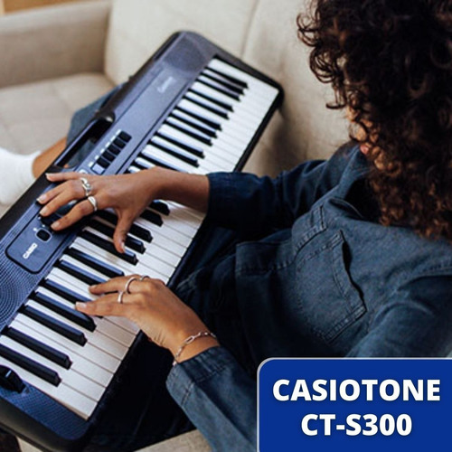 Teclado musical Casio Casiotone CT-S300 61 teclas preto
