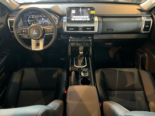 Mitsubishi Triton 2.4 BITURBO DIESEL CD HPE 4X4 AUTOMÁTICO