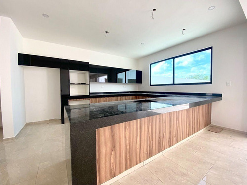 Casa En Venta Merida, Cumbres Dzitya Iii, Mod. Taro 2 Plantas, Febrero 2025