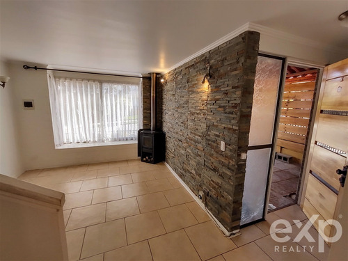 Casa En Arriendo De 3d Y 3b En Limache. Metro A 8 Cuadras.