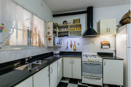 Casa . Dúplex . 4 Ambientes . Patio . Cochera . Apto Credito . Permuta . Ramos Mejia