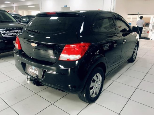 Chevrolet Onix 1.0 2015