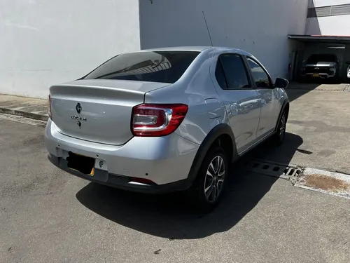 Renault Logan 1.6 Privilege / Intens
