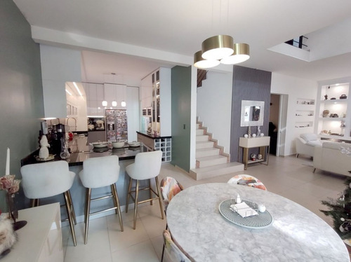 Casa Estilo Contemporáneo En Lomas De Cuernavaca.
