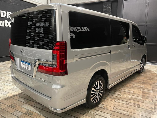 Imagen 4 de 18 de Toyota Hiace Vx 2022