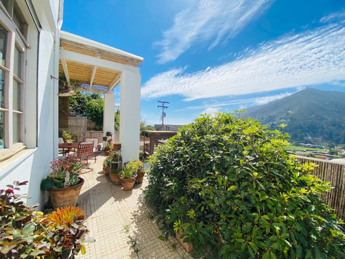 Encantadora Casa En El Corazón De Zapallar