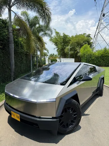 Tesla Cybertruck Foundation Series 4x4