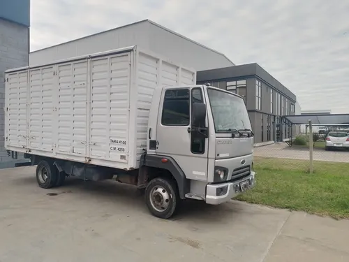 Ford Cargo 915 E .buen Estado General. Caja Cerrada