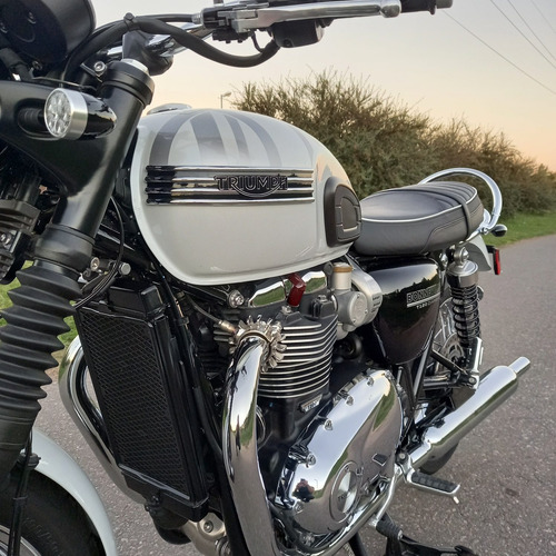 Triumph Bonneville T120 Diamond