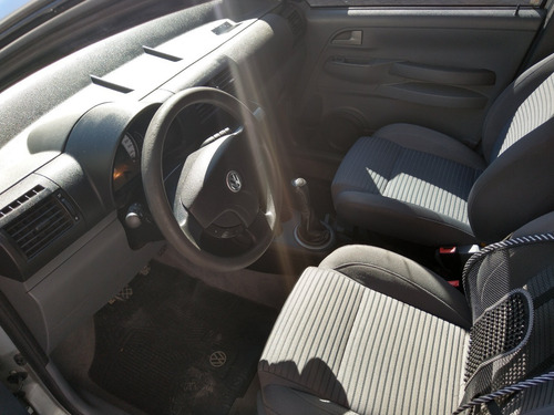 Volkswagen Suran 1.6 I Trendline 90b 2010