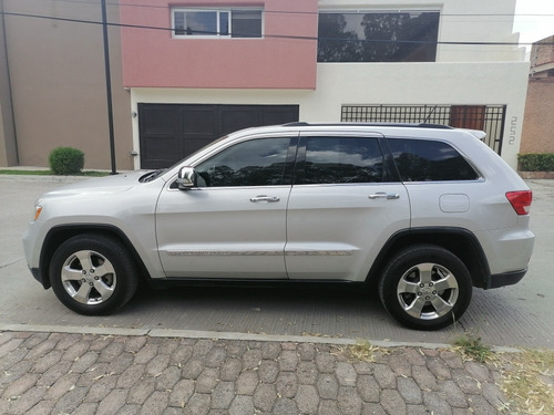 Imagen 1 de 14 de Jeep Grand Cherokee 2011 3.6 Limited Navegación V6 4x2 Mt