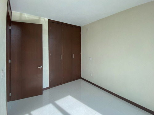 Imagen 1 de 11 de Av. Del Bosque Real Valle Imperial
