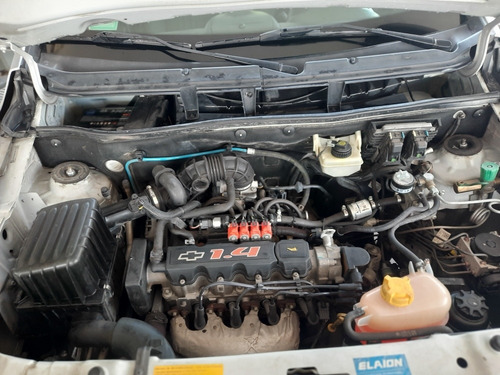 Imagen 7 de 17 de Chevrolet Agile 2015 1.4 Gnc Aire Cuotas Credito Ls Lt