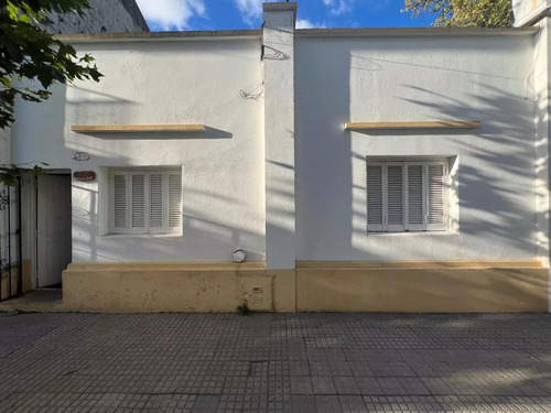 Casa En Venta - 3 Dormitorios 2 Baños - 150mts2 - Necochea