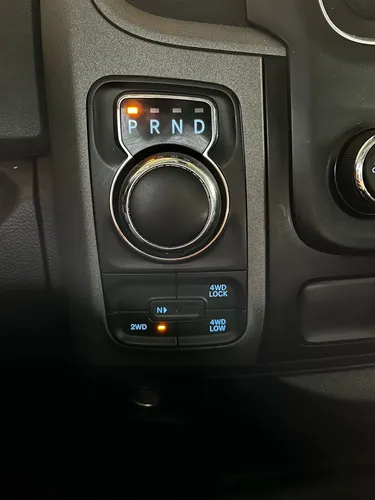 Dodge Ram 1500 5.7 Pickup Quad Cab Slt Aa 4x4 At