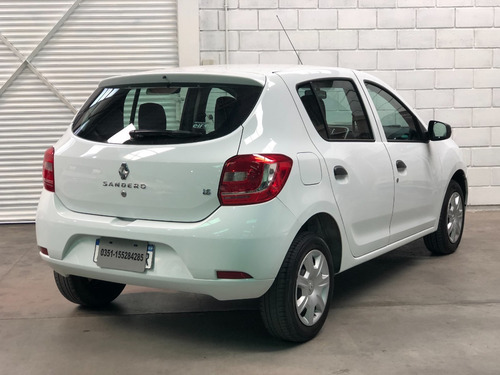 Imagen 4 de 11 de Renault Sandero Authentique 1.6 2017 * Financio * R. Menor *