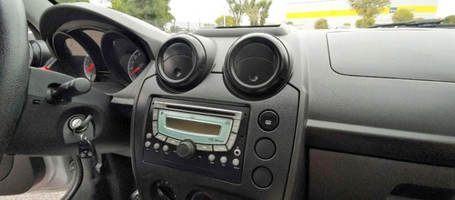 Imagen 23 de 25 de Ford Fiesta Max One Ambiente Plus Año 2012