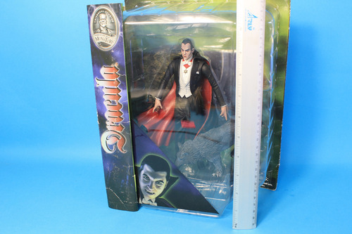 Dracula Universal Monsters Diamond Select (Usado)