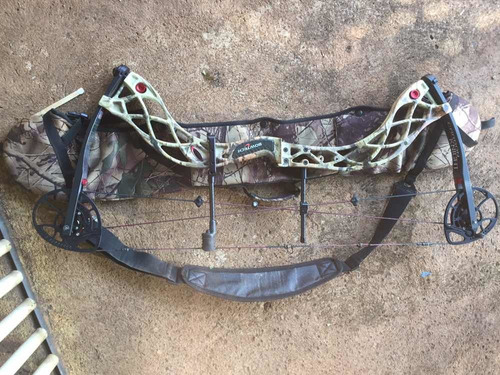 Arco Composto Bowtech Carbon Camuflado 60 Lbs Com 22 Flechas