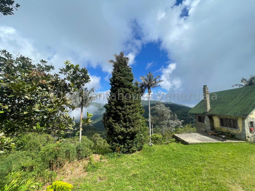 Casa De Campo En Venta En La Colonia Tovar Con 2200 Metros De Terreno Propio Excelente Ubicación Lista Para Firmar Nela 24-18402